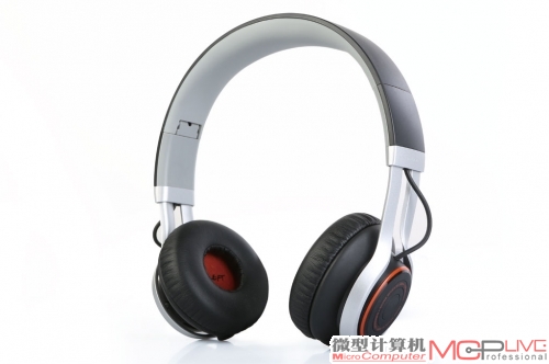 带杜比音效的便携耳机 Jabra REVO